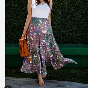 Scoop women’s printed tiered maxi skirt